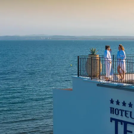 Ξενοδοχείο & Terraza 4 Sup 4*