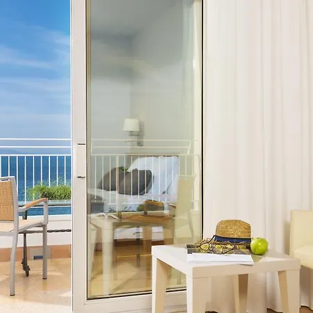 & Terraza 4 Sup Ρόζες